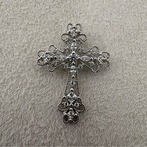 Elegant Sterling Silver Cross Pendant